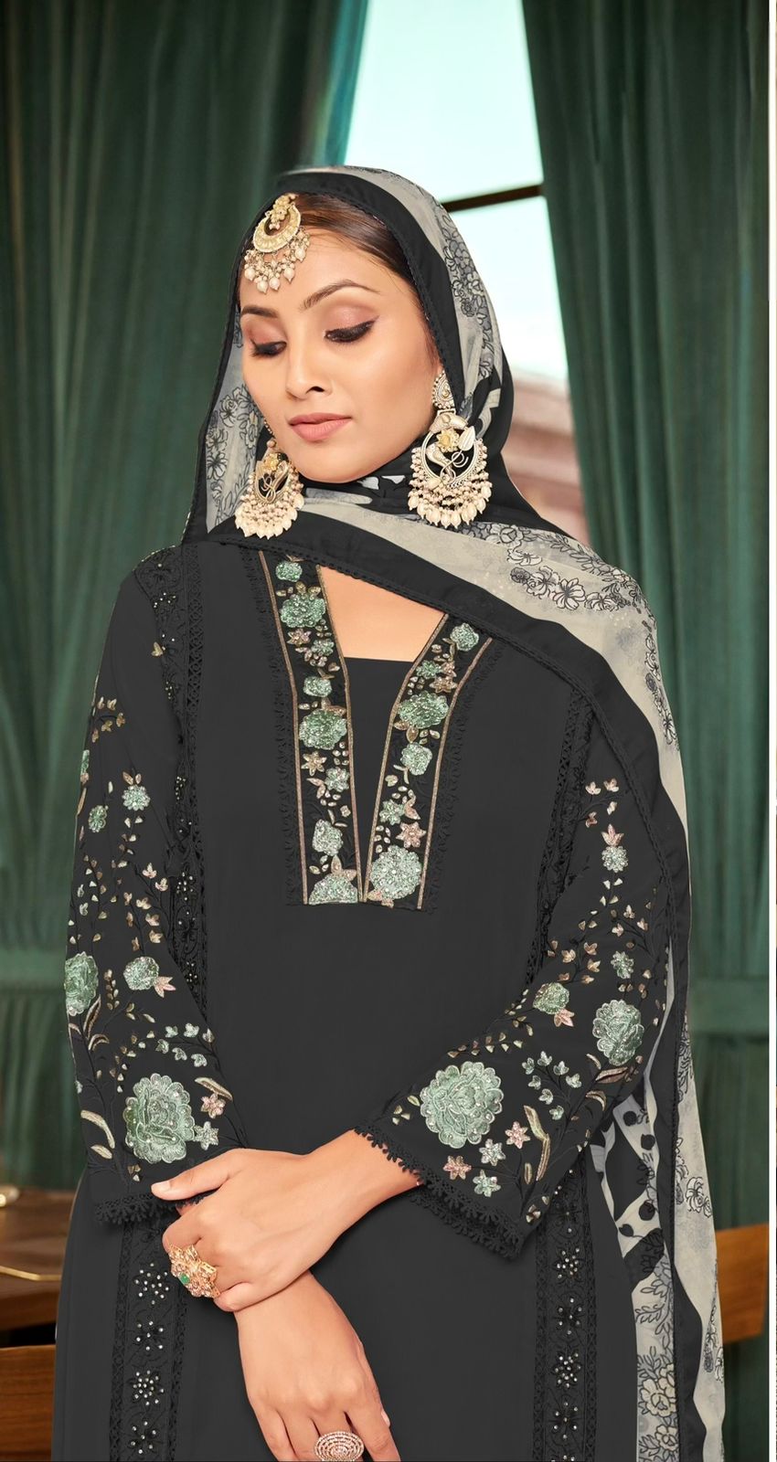 ROSHNI (BLACK)